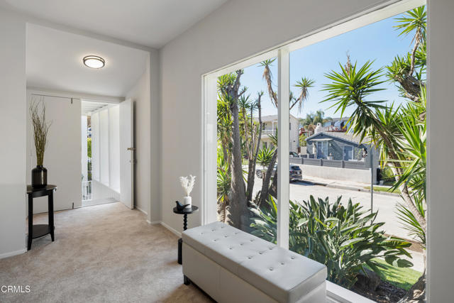 Detail Gallery Image 3 of 48 For 906 S Stanley Ave, Los Angeles,  CA 90036 - 5 Beds | 3/1 Baths