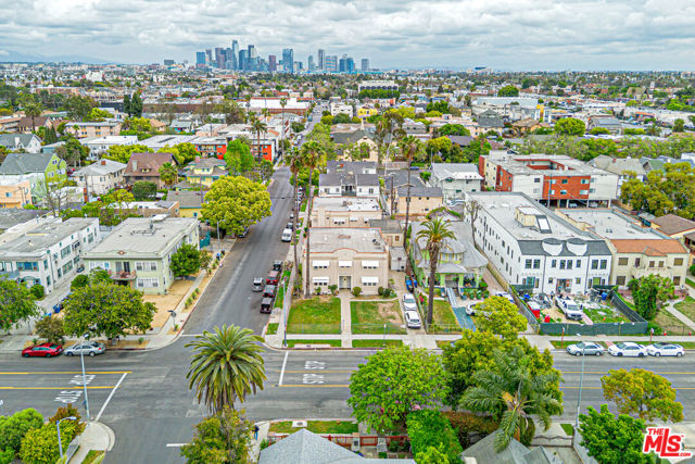 2460 W 18th Street, Los Angeles CA: https://media.crmls.org/mediaz/9ba8d604-c687-4c37-ae25-a9de01abeaa4.jpg
