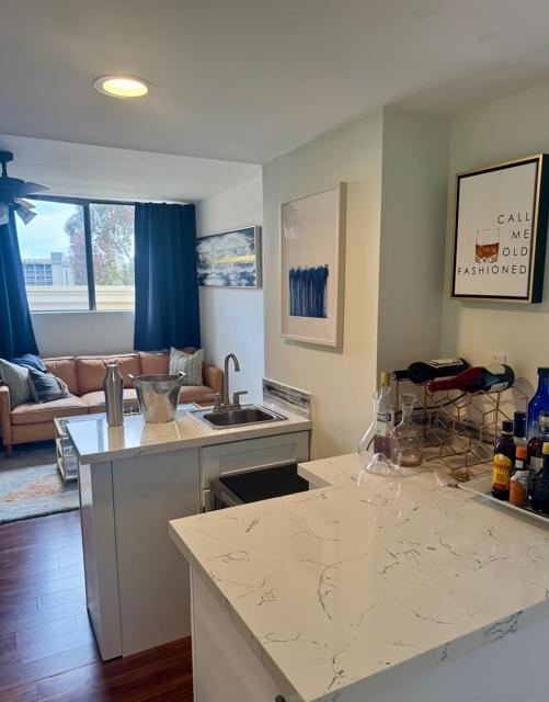 2420 Torrey Pines Rd, La Jolla CA: https://media.crmls.org/mediaz/9ba907b1-e2e3-41d8-9e6a-1da26b81e527.jpg
