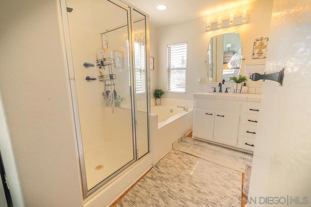 3514 Lake Park Avenue, Fallbrook CA: https://media.crmls.org/mediaz/9ba94ff2-f0fc-422b-ad57-50a08b02e2e8.jpg