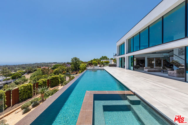 6156 Zumirez Drive, Malibu CA: https://media.crmls.org/mediaz/9ba9fb58-3385-4ec8-85da-56db2c8879a9.jpg