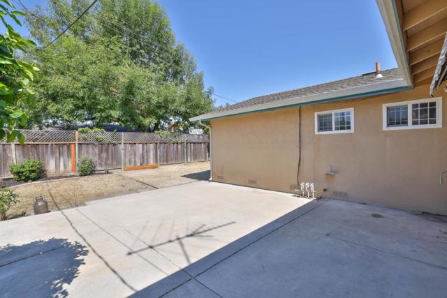 5847 Blossom Avenue, San Jose CA: https://media.crmls.org/mediaz/9baa647d-ded7-4c57-affe-76d2aeefe4d1.jpg