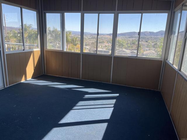 3535 Linda Vista Drive, San Marcos CA: https://media.crmls.org/mediaz/9babf484-62e2-486c-a241-07fc21febbf7.jpg