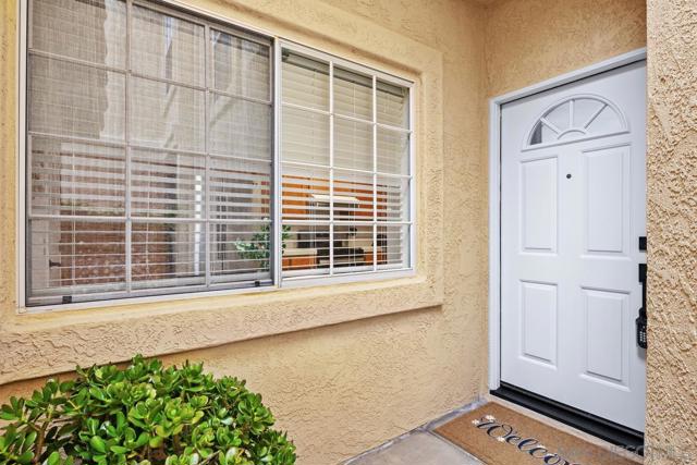 11020 Creekbridge Pl, San Diego CA: https://media.crmls.org/mediaz/9bac1d75-b065-48b9-830d-d5018d4433d6.jpg