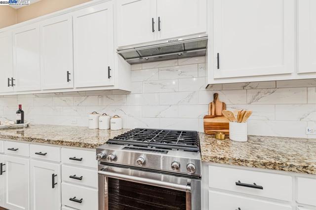 4069 Chalk Hill Way, Dublin CA: https://media.crmls.org/mediaz/9bac5067-d468-4b47-8ac9-c8cfc7c7ac0c.jpg
