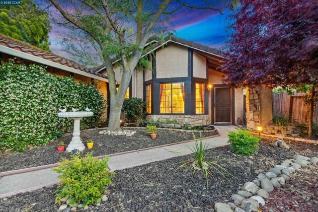 2628 Asilomar Dr, Antioch CA: https://media.crmls.org/mediaz/9bad553c-e959-4db8-a297-02513dbc3811.jpg