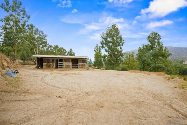 19602 Santee Lane, Valley Center CA: https://media.crmls.org/mediaz/9bad6254-2052-4119-b9e1-01fced8535b5.jpg