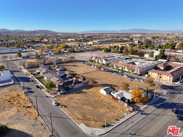 Image 31 of 40 For 38543 10th Street