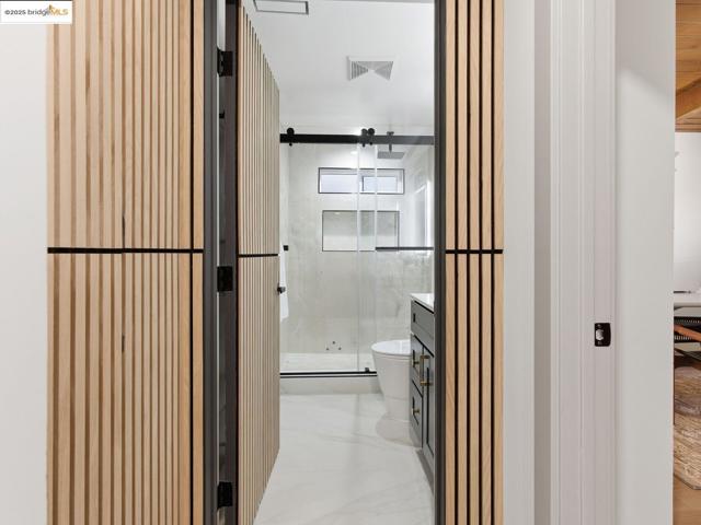 3274 Encinal Ave, Alameda CA: https://media.crmls.org/mediaz/9bad971a-05cf-424a-b0ca-b4214ac32ab6.jpg