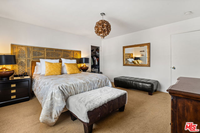 3252 Park Lane, Hawthorne CA: https://media.crmls.org/mediaz/9baed507-8a08-4596-abcb-d8df8d1a9dae.jpg