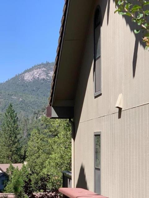 40586 Saddleback Road, Bass Lake CA: https://media.crmls.org/mediaz/9baf90e1-704c-44f9-8399-1a356c62cea9.jpg