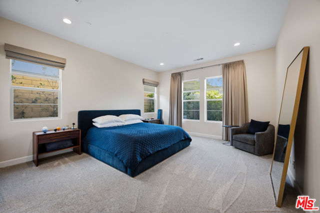 11728 Canoga Avenue photo 23