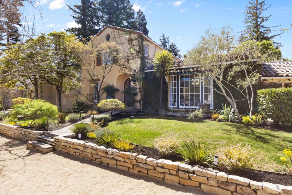 609 Costa Rica Avenue