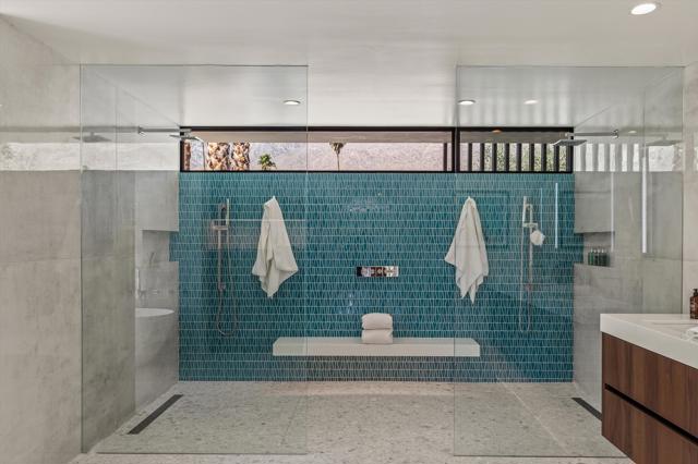 2290 S Yosemite Drive, Palm Springs CA: https://media.crmls.org/mediaz/9bb023ac-2129-45e0-91fc-7951882bd923.jpg