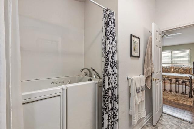Detail Gallery Image 21 of 39 For 2280 E Valley Pkwy #4,  Escondido,  CA 92027 - 2 Beds | 2 Baths