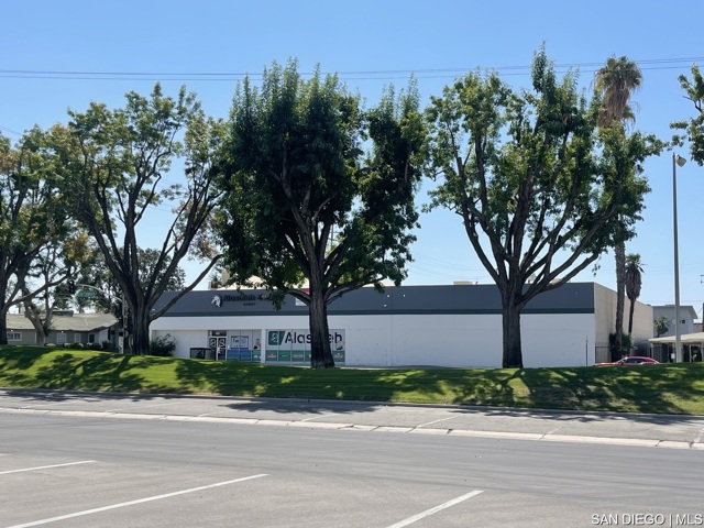 Image 2 of 10 For 1701 30th St