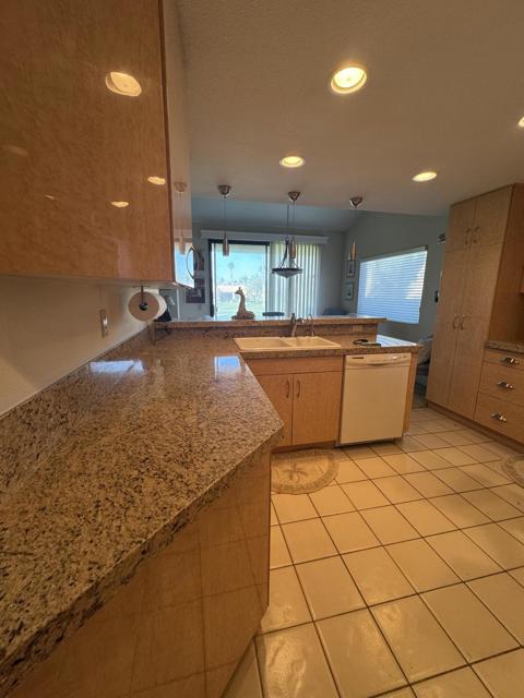 38782 Wisteria Drive, Palm Desert CA: https://media.crmls.org/mediaz/9bb0b918-31a7-447b-9b02-0eb3fd20f62e.jpg