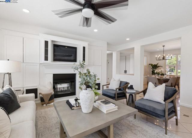 156 Elisha Ln, San Ramon CA: https://media.crmls.org/mediaz/9bb10b6b-7ff7-474b-8de1-1154f213afb0.jpg