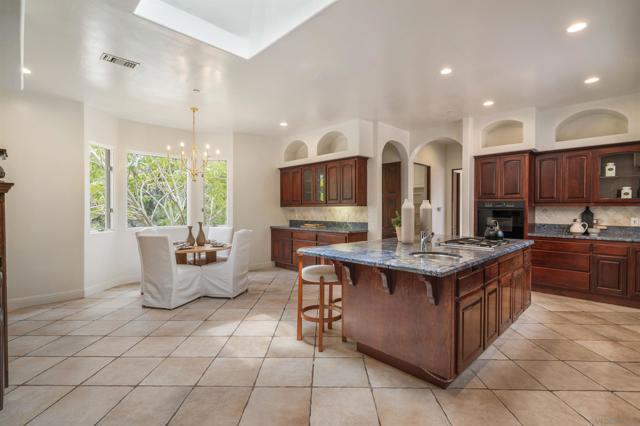 15718 Circo Diegueno, Rancho Santa Fe CA: https://media.crmls.org/mediaz/9bb12470-c5f8-458c-b20e-824455efc8ed.jpg
