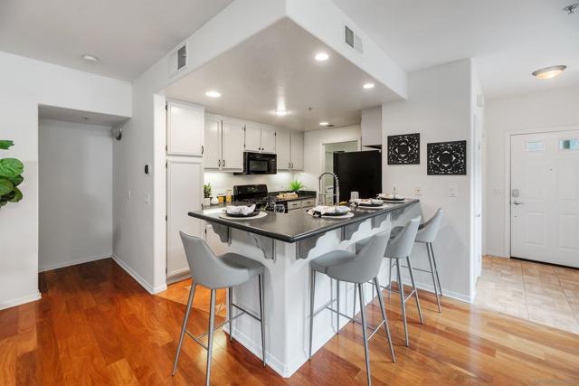 13021 Evening Creek Dr S, San Diego CA: https://media.crmls.org/mediaz/9bb133bf-0de1-4bbb-859d-4da32b8da88e.jpg