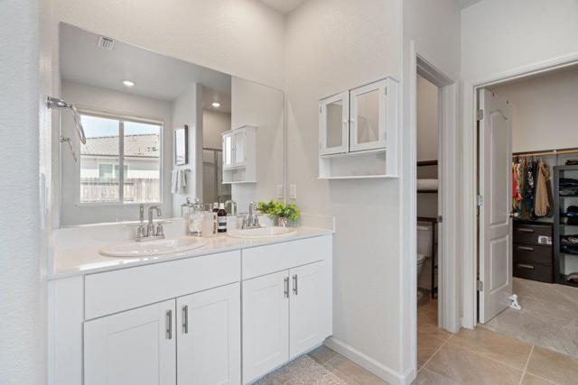 2111 Rosewood Drive, Hollister CA: https://media.crmls.org/mediaz/9bb1401e-1335-45d7-94a4-a19ee61b6007.jpg