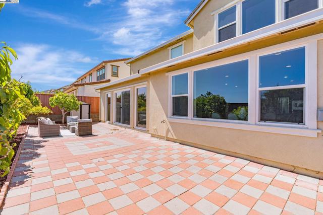 4005 Sarasta Bay Dr, Pittsburg CA: https://media.crmls.org/mediaz/9bb1453b-27b5-40c8-8474-1b4d82aada80.jpg