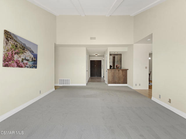 2031 Channelford Road, Westlake Village CA: https://media.crmls.org/mediaz/9bb1de91-ce93-4654-83da-436f11b33809.jpg