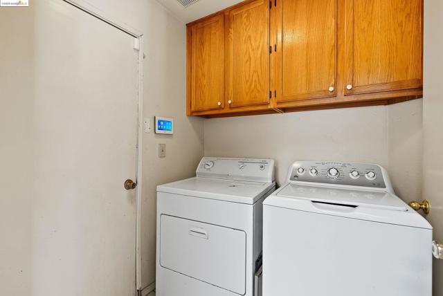 Image 18 of 39 For 8038 Torrente Way