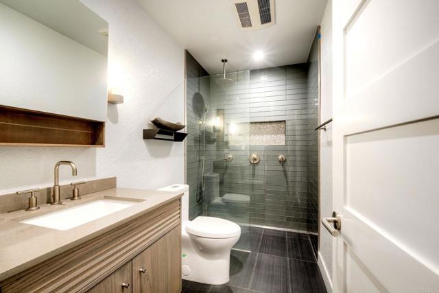 Detail Gallery Image 7 of 45 For 2144 Caminito Del Barco, Del Mar,  CA 92014 - 2 Beds | 2 Baths