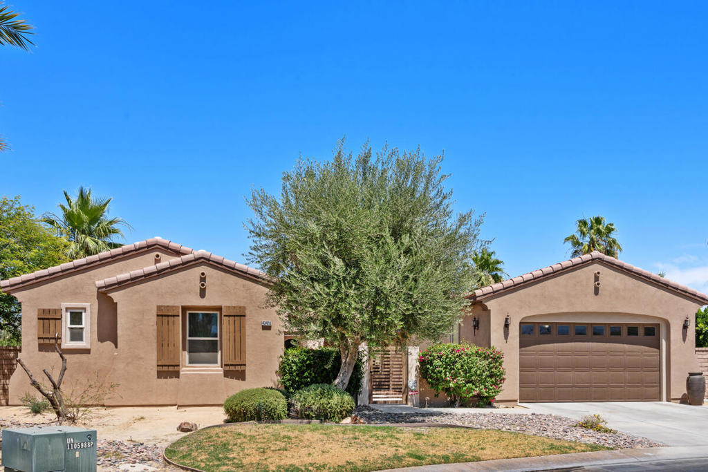 43428 Calle Espada