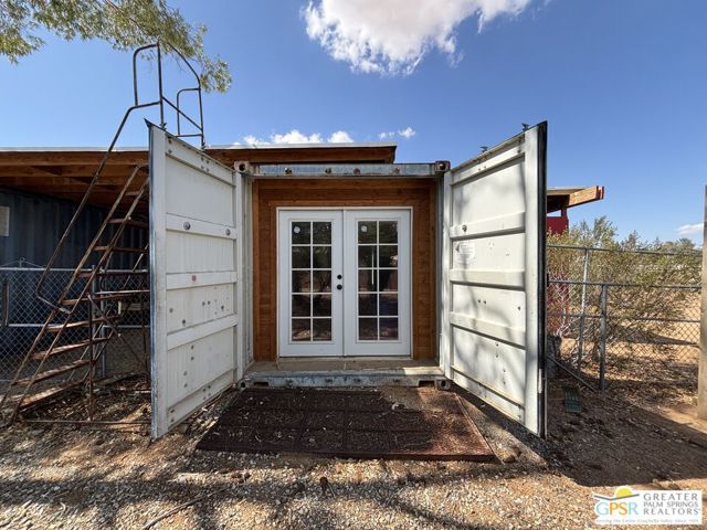 62922 La Brisa Drive, Joshua Tree CA: https://media.crmls.org/mediaz/9bb3305d-926b-414e-b6c1-ba2091d19b8f.jpg
