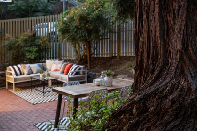 198 BRET HARTE ROAD, Berkeley CA: https://media.crmls.org/mediaz/9bb3e873-42ed-481e-8d65-4fe41a38fe91.jpg