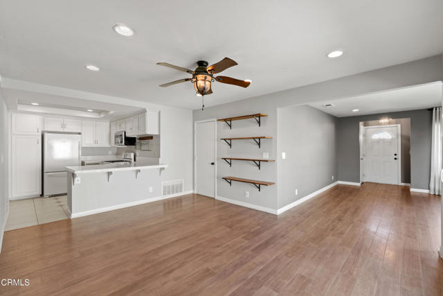 Detail Gallery Image 6 of 30 For 6026 Sparrow St, Ventura,  CA 93003 - 3 Beds | 2 Baths