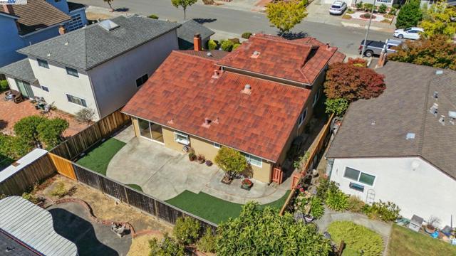 420 Camden Rd, Alameda CA: https://media.crmls.org/mediaz/9bb5248b-1571-4a34-baba-d9b1982ae42a.jpg