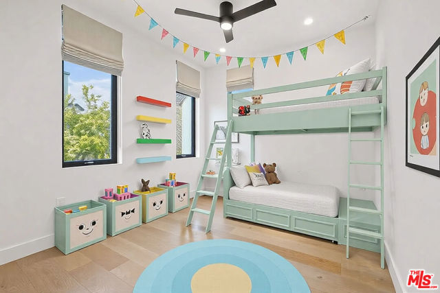 1037 21st Street, Santa Monica CA: https://media.crmls.org/mediaz/9bb54a94-32d3-41bf-90e9-c8bb7f9f01a1.jpg