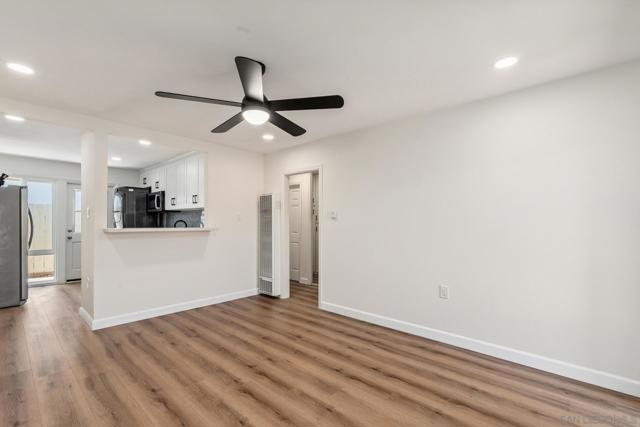 4440 42 Clairemont Dr, San Diego CA: https://media.crmls.org/mediaz/9bb5bc1d-dd57-4de3-8547-1e25700503c3.jpg