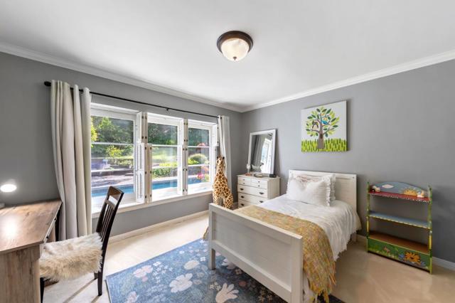 401 Hillsborough Boulevard, Hillsborough CA: https://media.crmls.org/mediaz/9bb65381-aeee-4479-9c09-45150d8329e7.jpg