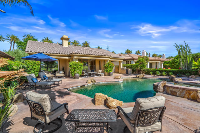56925 Mountain, La Quinta CA: https://media.crmls.org/mediaz/9bb6d5bf-436e-411e-8b14-de314d553b3e.jpg