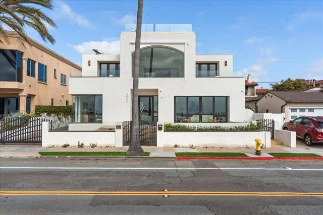 3535 Riviera Drive, San Diego CA: https://media.crmls.org/mediaz/9bb74424-5c1b-4f4e-9ee5-399ec125e063.jpg