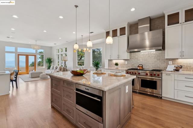16032 Broadway Ter, Oakland CA: https://media.crmls.org/mediaz/9bb75b87-d2c2-4e74-b896-98a289206874.jpg