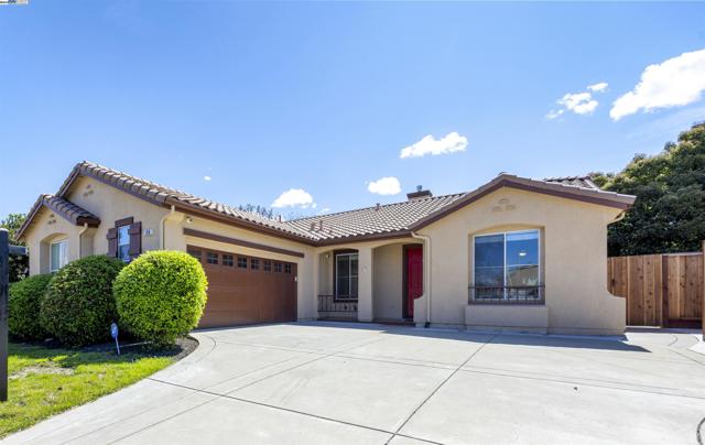 198 Continente Ave, Brentwood CA: https://media.crmls.org/mediaz/9bb76344-0ffe-481d-8625-96d22b8f731a.jpg