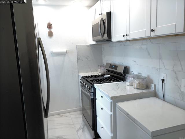 Detail Gallery Image 6 of 34 For 3474 Del Sol Blvd #C,  San Diego,  CA 92154 - 4 Beds | 2 Baths