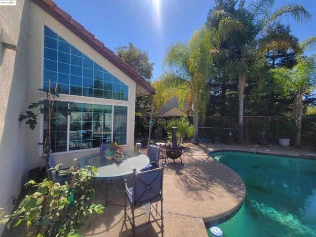 4729 Matterhorn Ct, Antioch CA: https://media.crmls.org/mediaz/9bb86204-10f1-4424-819c-afcf4f8b9d62.jpg