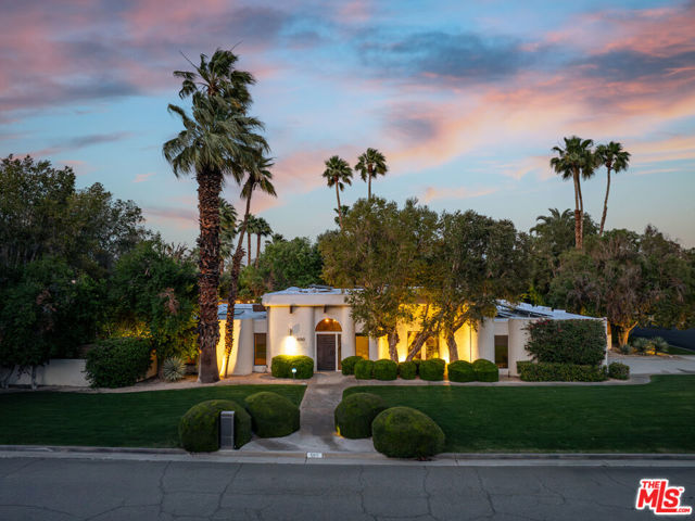 550 N Arquilla Road, Palm Springs CA: https://media.crmls.org/mediaz/9bb8a09d-ddc9-4573-955b-1e3b3f9043a7.jpg