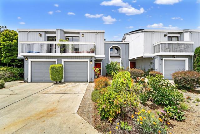 1757 30th Avenue, Santa Cruz CA: https://media.crmls.org/mediaz/9bb946b2-369b-43b7-82e1-7b6c0b061721.jpg