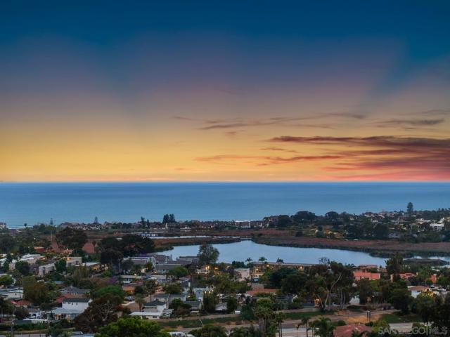 2725 Morning Glory Ln, Carlsbad CA: https://media.crmls.org/mediaz/9bb974c2-44c4-4d2d-a16b-8423919ccc3b.jpg