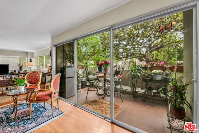 10701 Wilshire Boulevard, Los Angeles CA: https://media.crmls.org/mediaz/9bba13da-6ffb-4bce-8f70-86753a9f5d9f.jpg