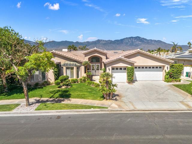 7 King Edward Court, Rancho Mirage CA: https://media.crmls.org/mediaz/9bba3fef-c18d-4032-a96a-375b13dfc06f.jpg
