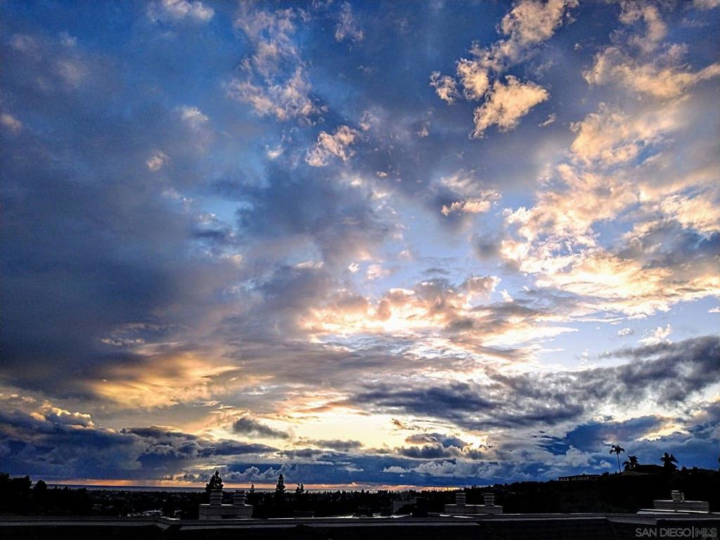 https://media.crmls.org/mediaz/9bbad2ae-eeeb-446d-b006-12c15b115be3.jpg?preset=X-Large