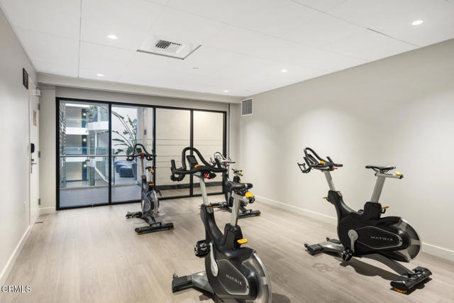 400 S Broadway, Los Angeles CA: https://media.crmls.org/mediaz/9bbb99ff-a3aa-43c1-9949-b6c07c28c95d.jpg